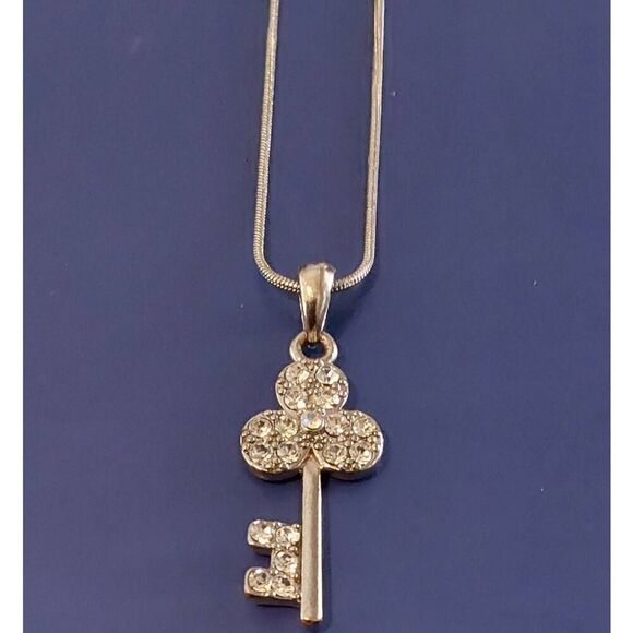New~Pretty Rhinestone Studded Key Pendant/Necklace - Picture 1 of 2